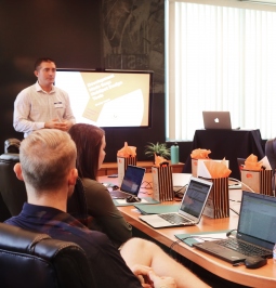 KOUČINGAS KAIP DARBUOTOJŲ UGDYMO IR BENDRADARBIAVIMO BŪDAS (prof. dr. Aistė Dromantaitė ) (8 ak. val.)